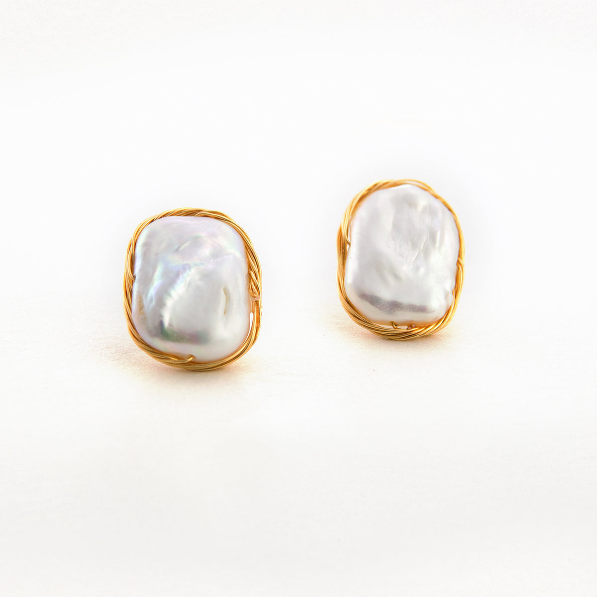 CARRIE - Baroque Pearl Stud Earrings– Moon's Wish