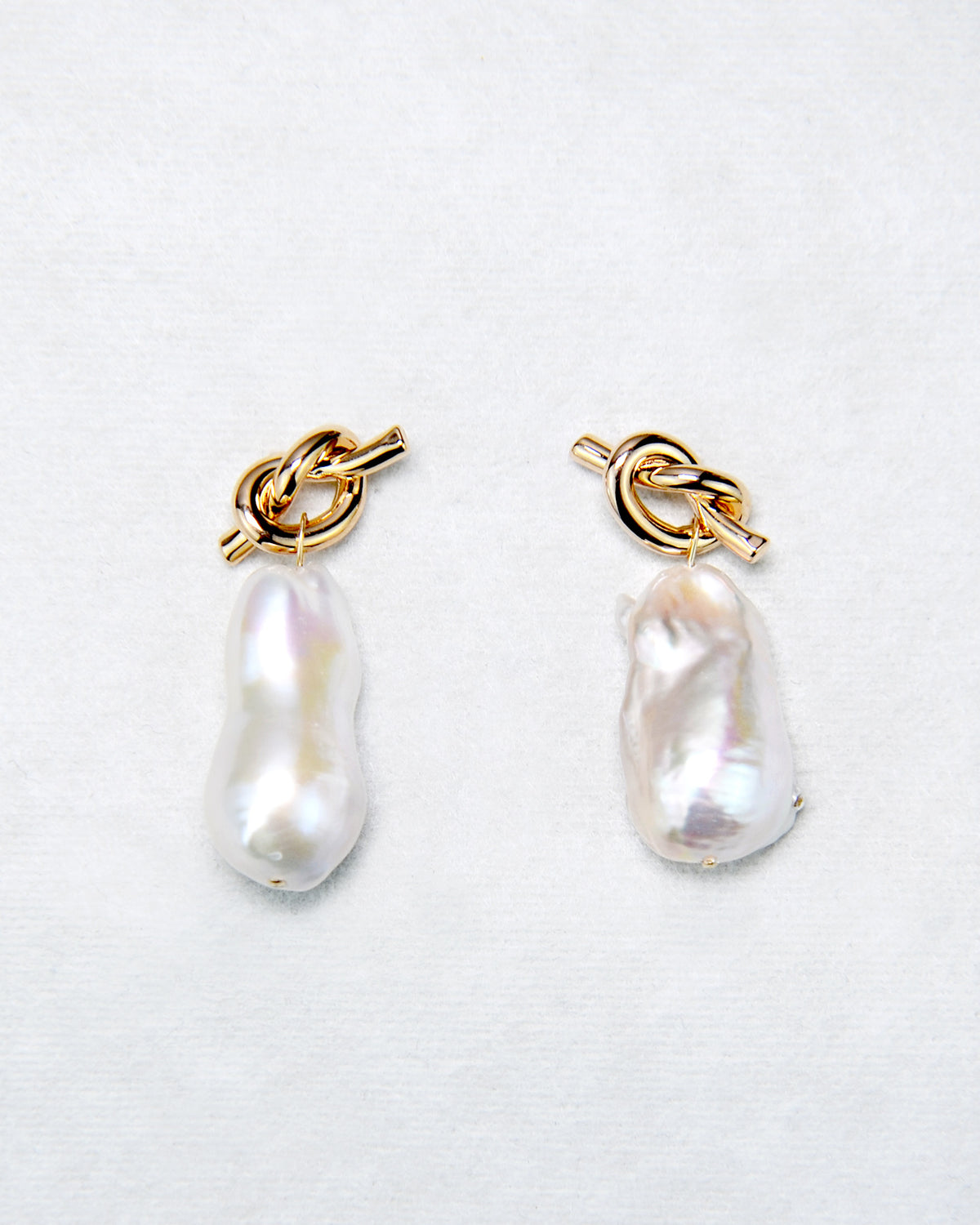 Heartfelt Pearl String Earrings, Ninemoo